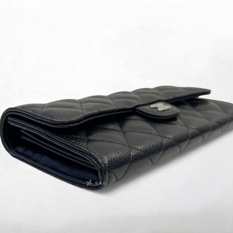 CHANEL 黑色荔枝皮銀釦下蓋長夾AP0241-5