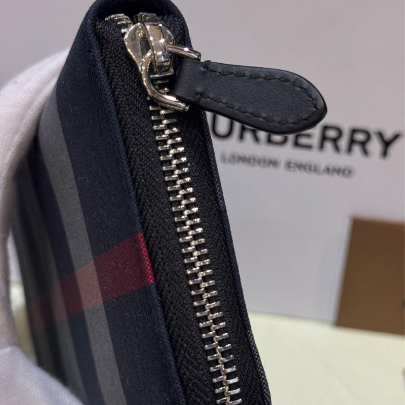 💎Han's house精品服飾💎Burberry 格紋 拉鍊 長夾 皮夾-2