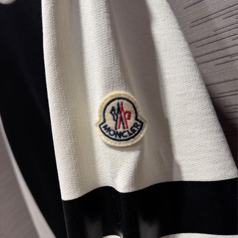 💎Han's house精品服飾💎 moncler 刺繡字 大學T 衛衣 長袖-4