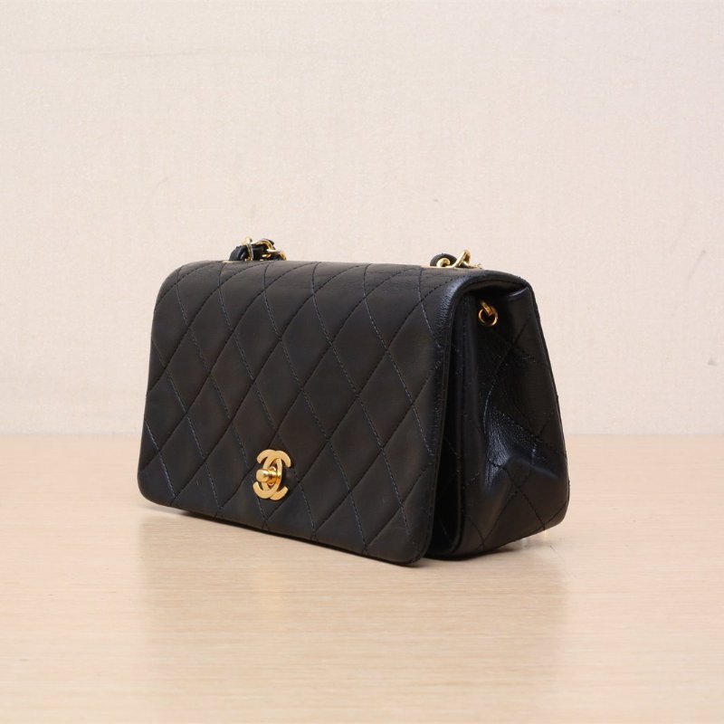 CHANEL 黑色羊皮1開金扣中古黑金羊單蓋斜挎包19肩背包-4