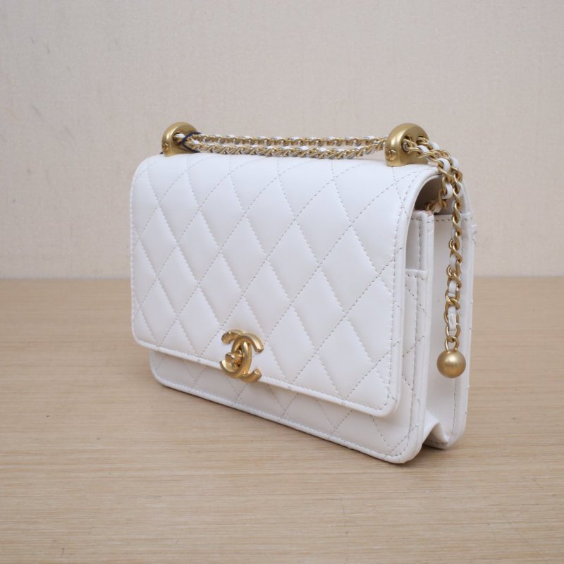 CHANEL CFWOC19白色牛皮晶片開金扣雙金珠皮穿鏈肩背包-4