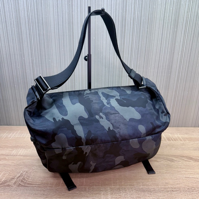 Prada VA0991 稀有限量絕版迷彩郵差斜背包-11