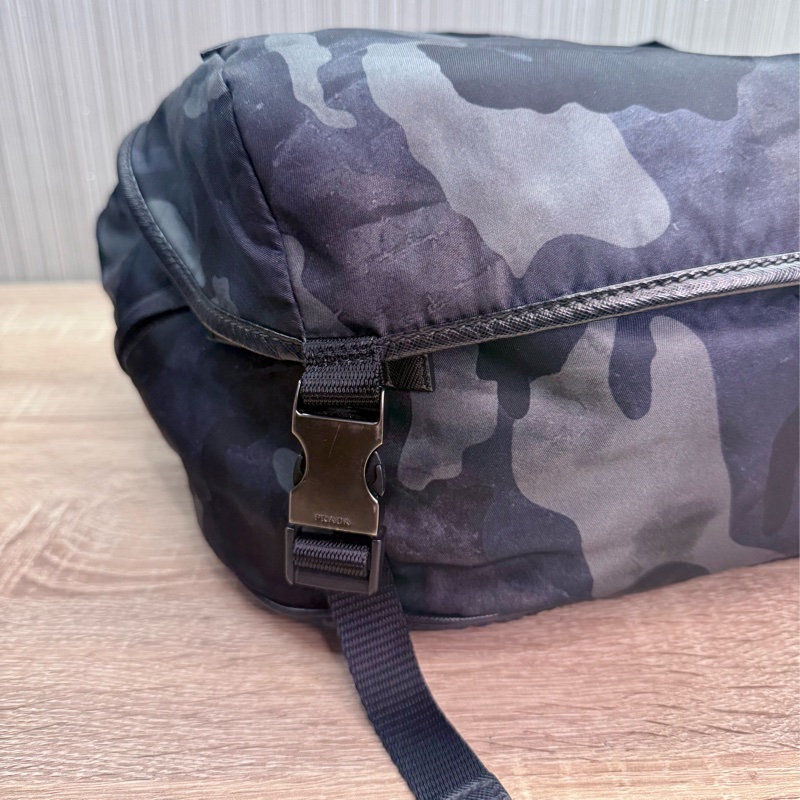 Prada VA0991 稀有限量絕版迷彩郵差斜背包-13