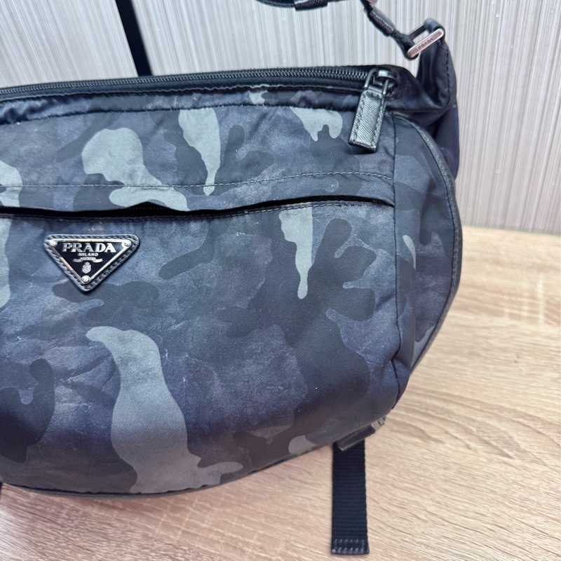 Prada VA0991 稀有限量絕版迷彩郵差斜背包-16