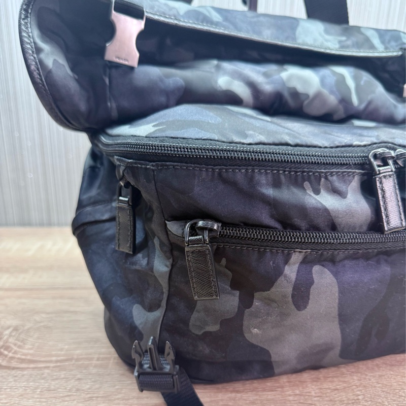 Prada VA0991 稀有限量絕版迷彩郵差斜背包-21
