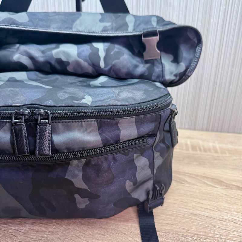 Prada VA0991 稀有限量絕版迷彩郵差斜背包-22