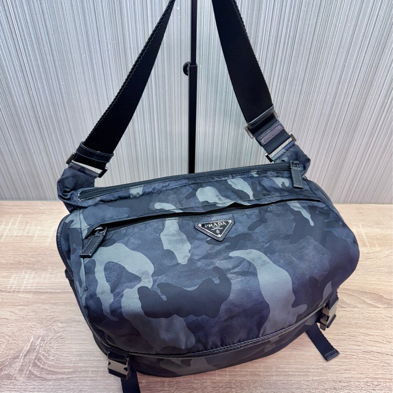 Prada 2VH991 稀有限量絕版迷彩郵差斜背包-1