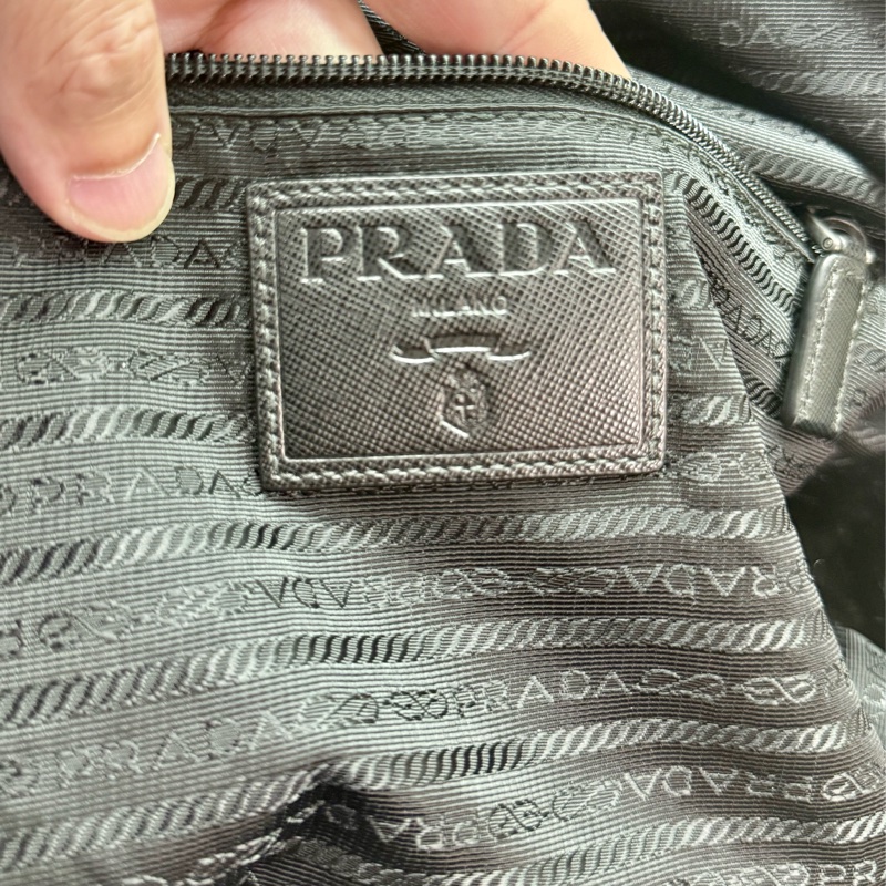 Prada 2VH991 稀有限量絕版迷彩郵差斜背包-24