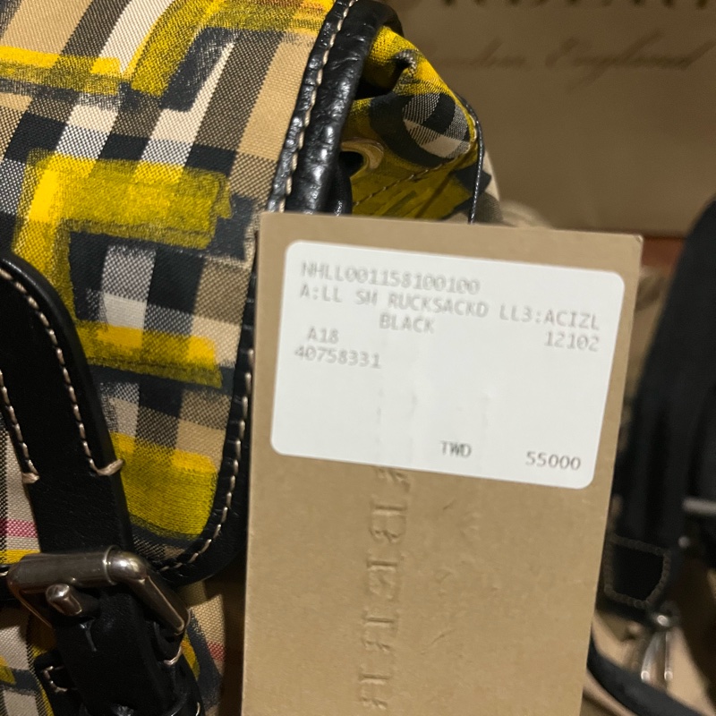 Burberry黃色經典後背包-4