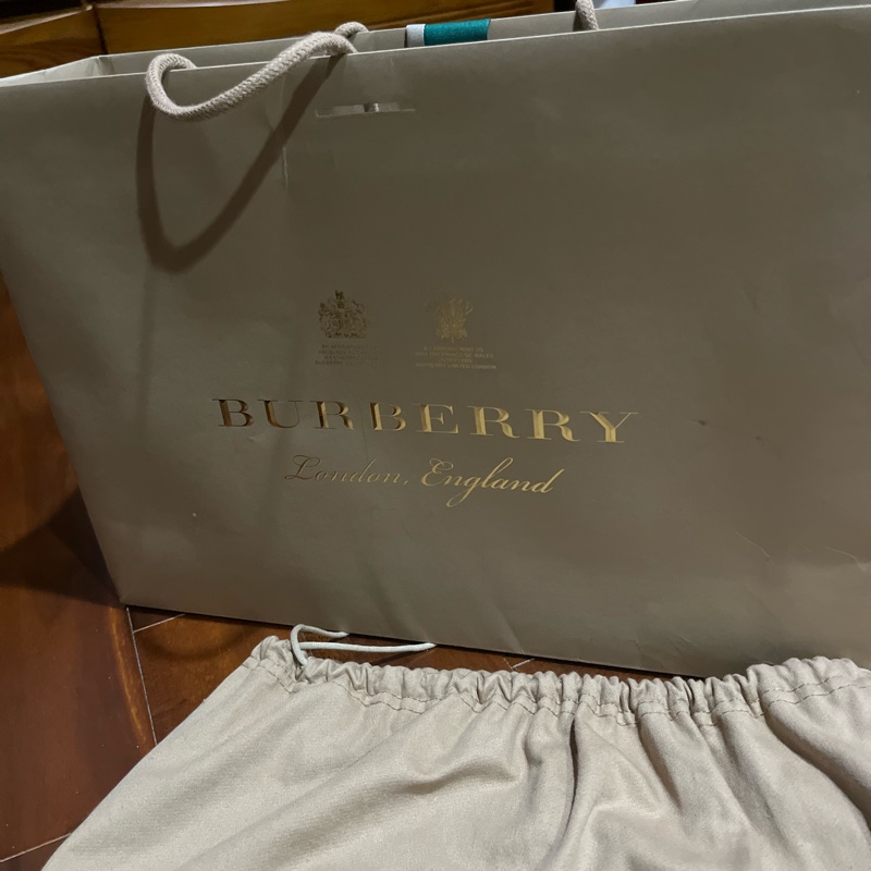 Burberry黃色經典後背包-27