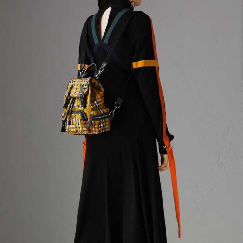 Burberry黃色經典後背包-21