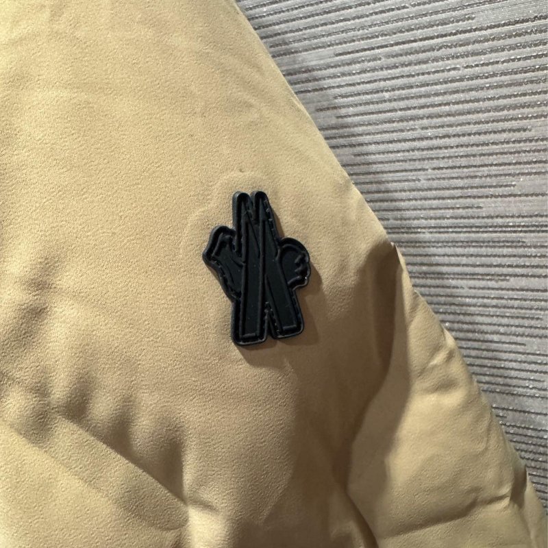 💎Han's house精品服飾💎moncler Arcesaz 滑雪系列 高機能 防水 羽絨外套 原價82500-5