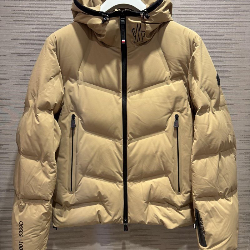 💎Han's house精品服飾💎moncler Arcesaz 滑雪系列 高機能 防水 羽絨外套 原價82500-7