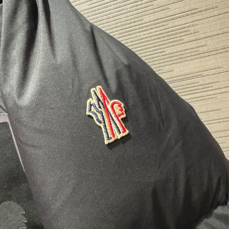 💎Han's house精品服飾💎 moncler Mandres 滑雪系列 高機能 防水 羽絨連帽外套 原價81000-5