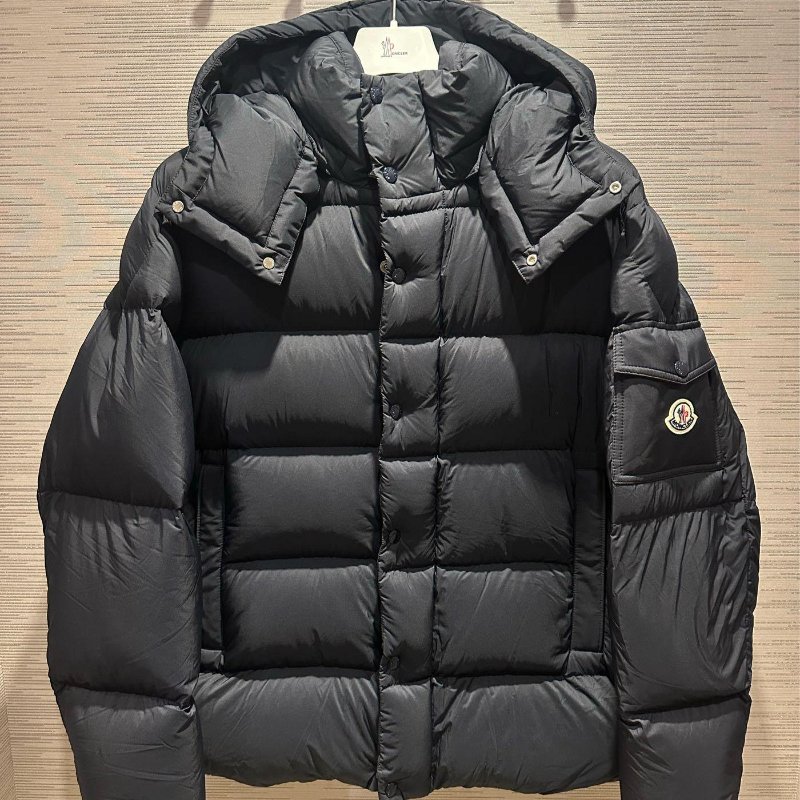 💎Han's house精品服飾💎moncler Vezere 羽絨 防風 防水 連帽 可拆 外套 黑色 原價80000-0