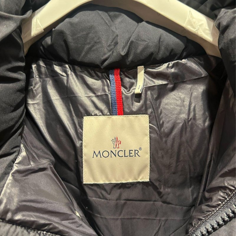 💎Han's house精品服飾💎moncler Vezere 羽絨 防風 防水 連帽 可拆 外套 黑色 原價80000-2