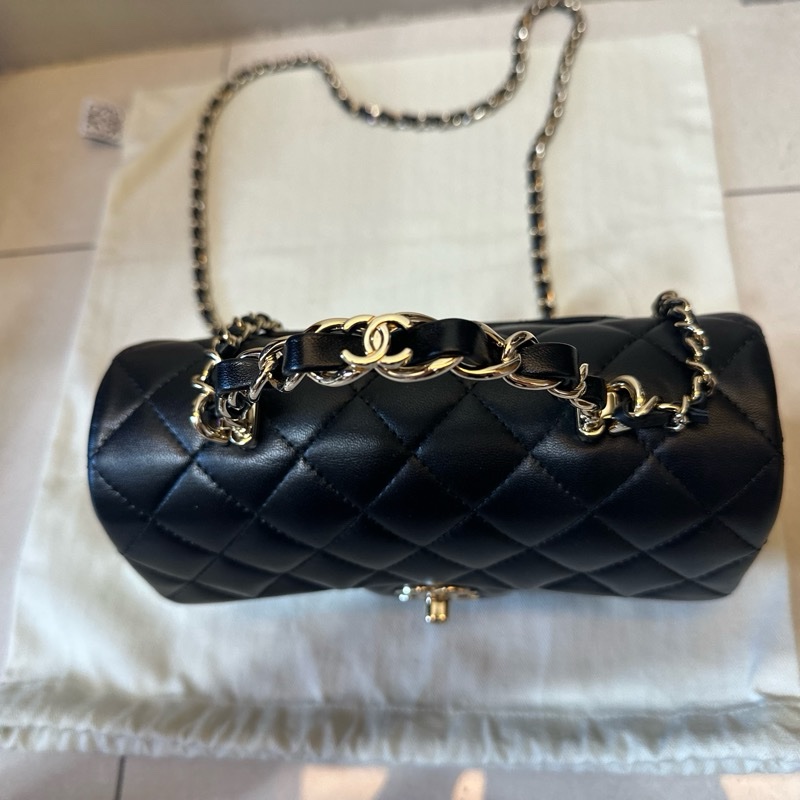 年末出清Chanel23K黑淡金手柄mini CF handle 閒置全新品-3