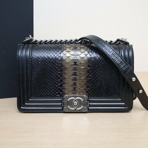 CHANEL Leboy中號25黑色蛇皮20開銀扣肩背包