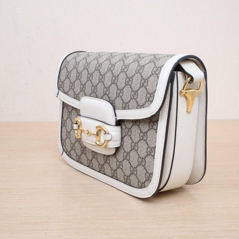 GUCCI Horsebit馬銜扣1955馬鞍包小號25白色帆布金扣肩背包-4