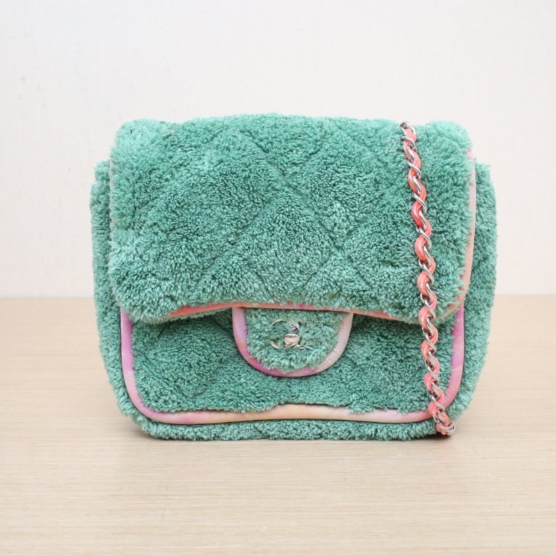 CHANEL 綠色毛絨30開銀扣20秋冬方胖子水彩限定肩背包-1