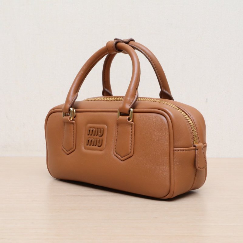 MIU MIU Arcadie小號22焦糖色牛皮肩背包-4