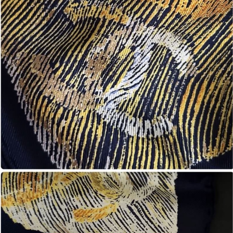 Chanel *山茶花圖案絲巾*25中秋Vic禮👩🏻‍🦰全新全配；聖誕節優惠價！😍-3