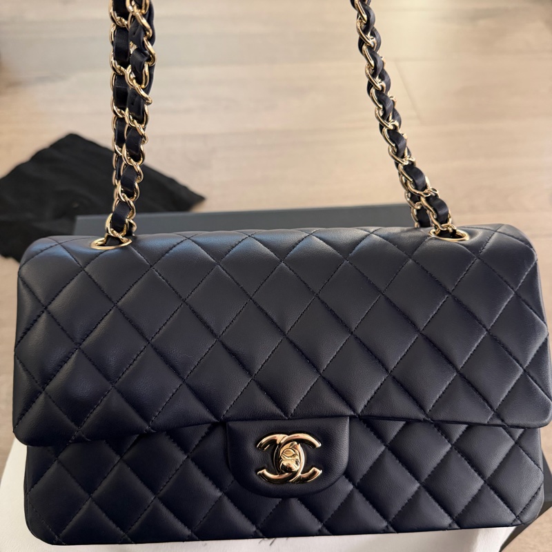 Chanel 香奈兒 Classic Flap CF25 中號 全配羊皮海軍藍淡金釦-0