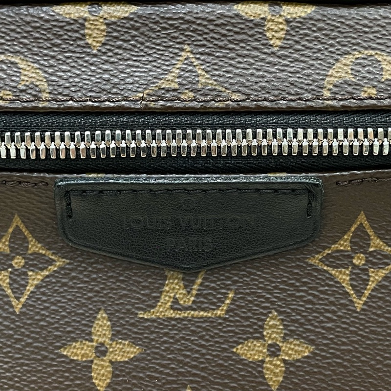 LV 老花黑色拼皮背包 XB909-23