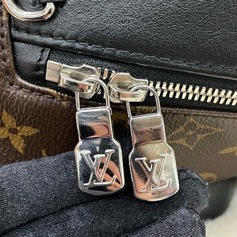 LV 老花黑色拼皮背包 XB909-27