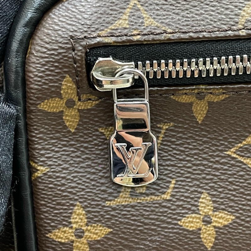 LV 老花黑色拼皮背包 XB909-28