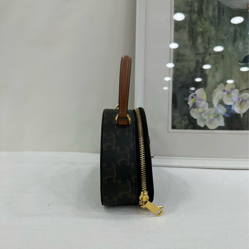 Celine 賽琳 Triomphe凱旋門老花半月包 尺寸17.5*12-4