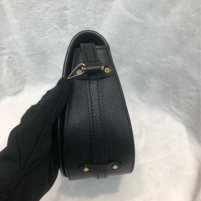 LV 黑色暗花金扣流蘇斜孭袋 XC055-4