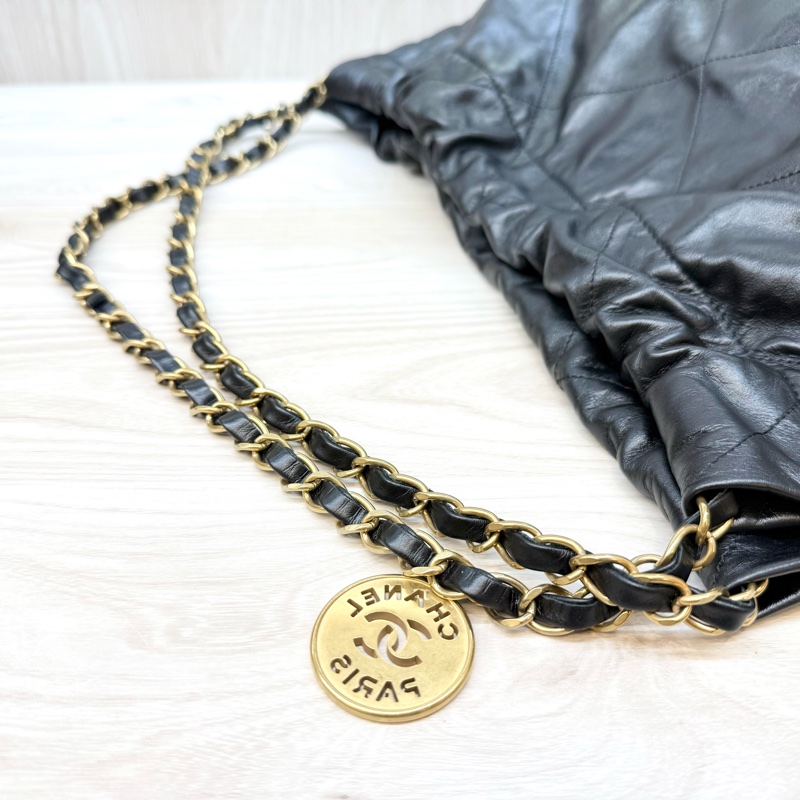 CHANEL黑金牛皮中號22包/AS3261-9