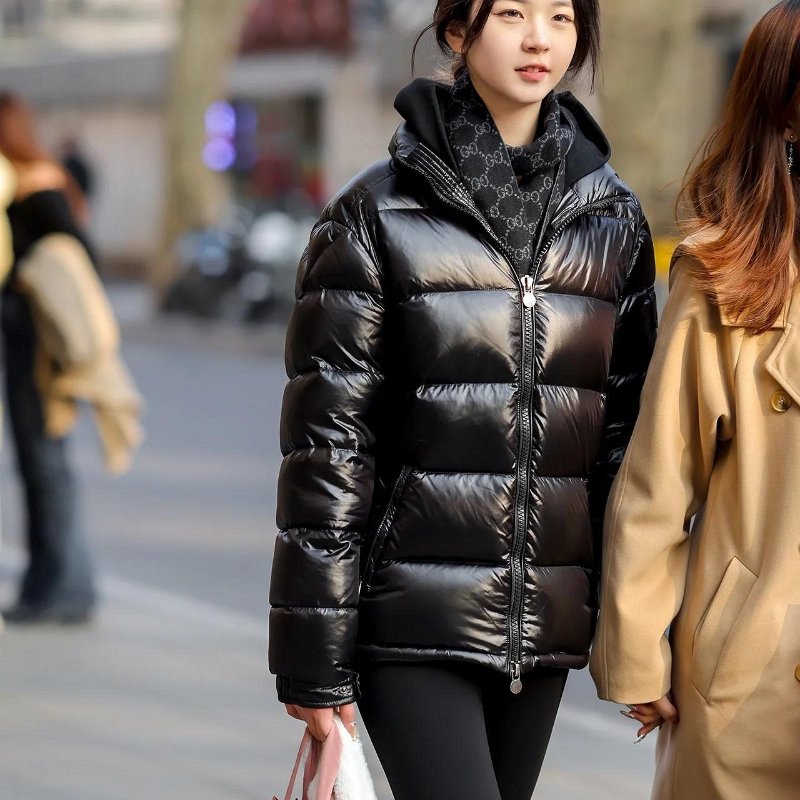 💎Han's house精品服飾💎 moncler Ecrins 羽絨 連帽 外套 原價 67600-2