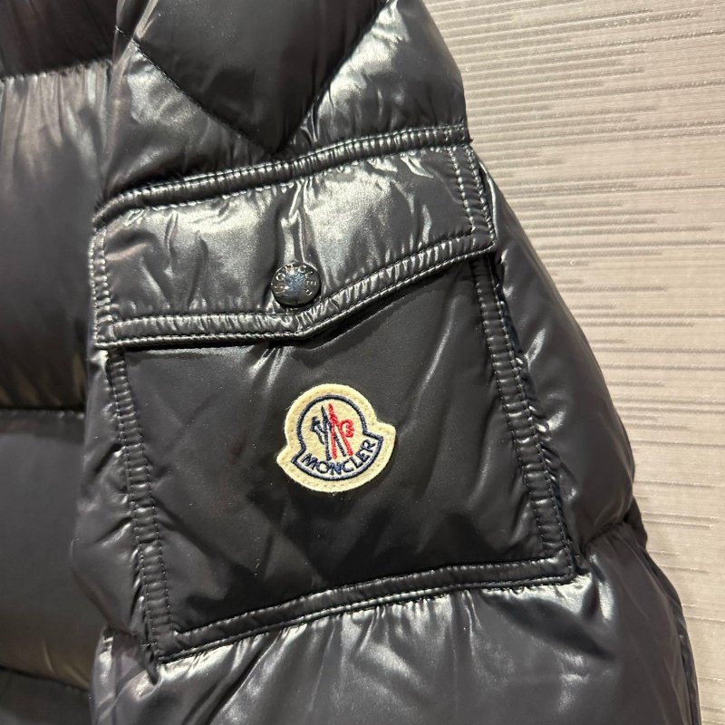 💎Han's house精品服飾💎 moncler Ecrins 羽絨 連帽 外套 原價 67600-4