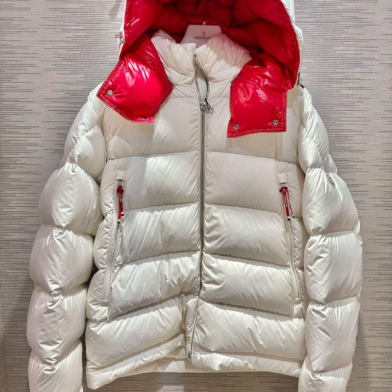 💎Han's house精品服飾💎moncler Poirier 羽絨 連帽 可拆 外套 原價67000-0