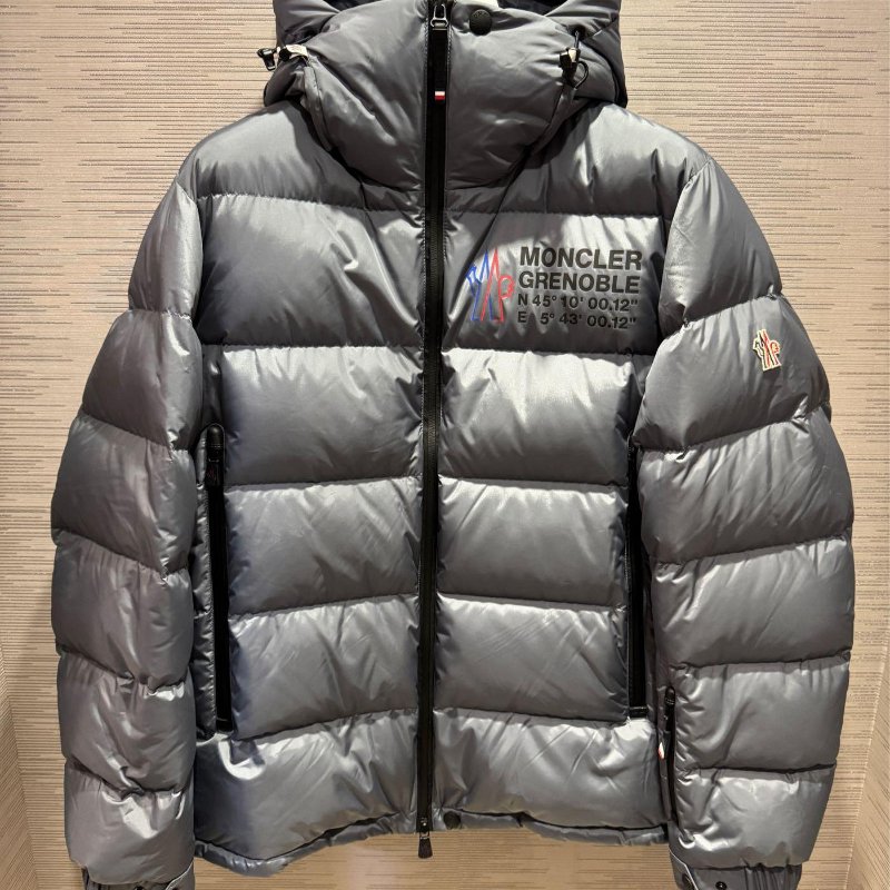 💎Han's house精品服飾💎 moncler Isorno 滑雪系列 高機能 防水 羽絨 連帽 外套 原價79200-0