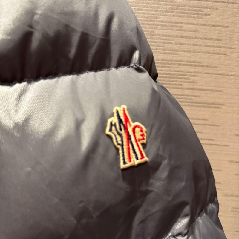 💎Han's house精品服飾💎 moncler Isorno 滑雪系列 高機能 防水 羽絨 連帽 外套 原價79200-4