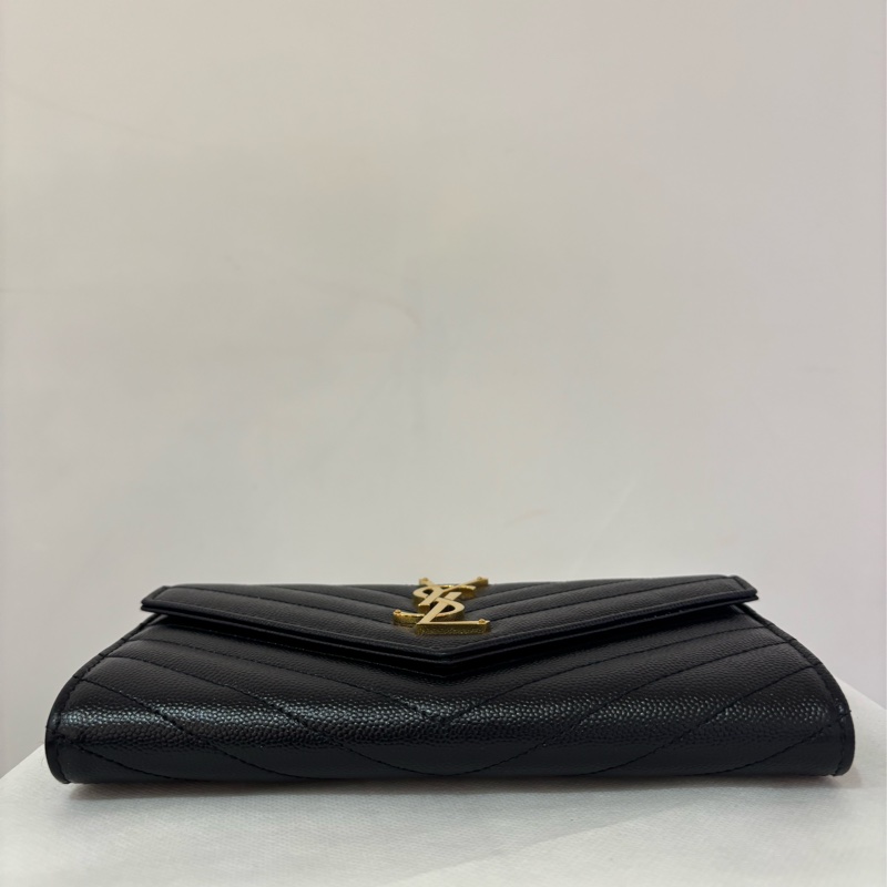 YSL黑魚子醬金LOGO 信封釦式長夾-4