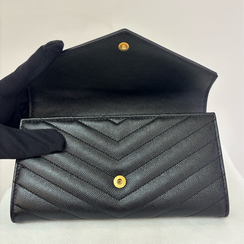 YSL黑魚子醬金LOGO 信封釦式長夾-6