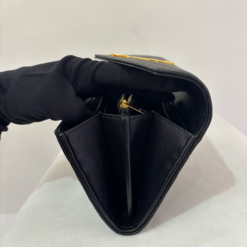 YSL黑魚子醬金LOGO 信封釦式長夾-8