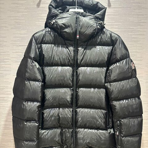💎Han's house精品服飾💎moncler Isorno 滑雪系列 高機能 防水 羽絨 連帽 外套 現貨 M L 原價79200