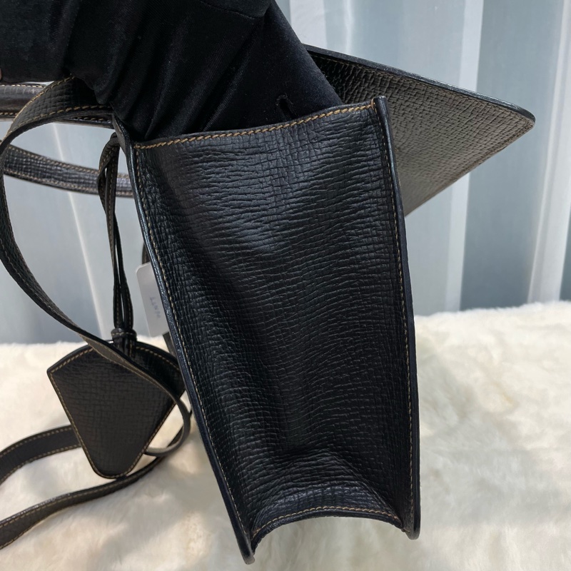 Loewe 中古黑色牛皮三角形封扣手提斜背包XC006-3