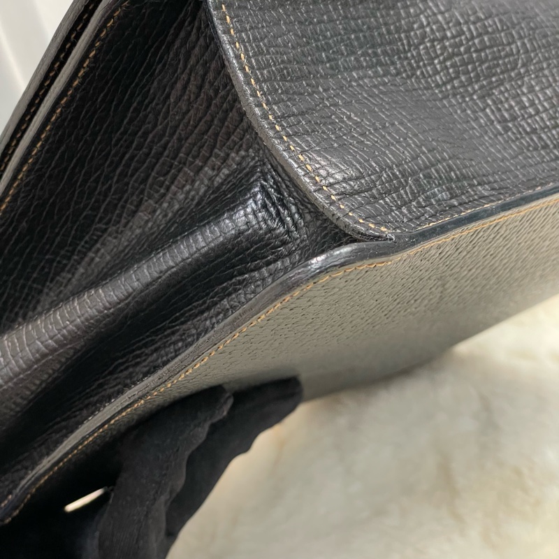 Loewe 中古黑色牛皮三角形封扣手提斜背包XC006-5