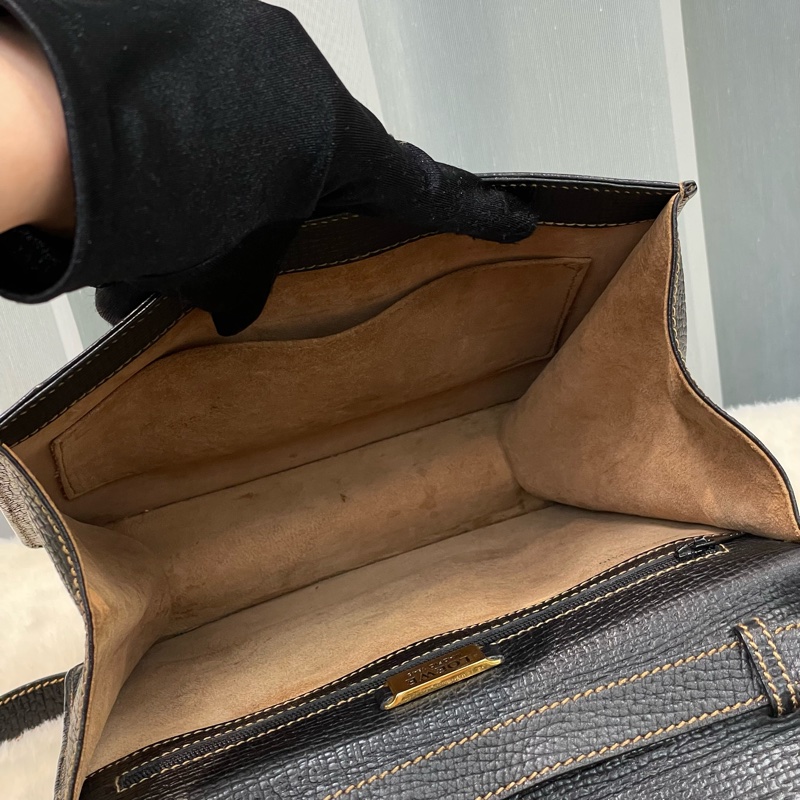 Loewe 中古黑色牛皮三角形封扣手提斜背包XC006-11