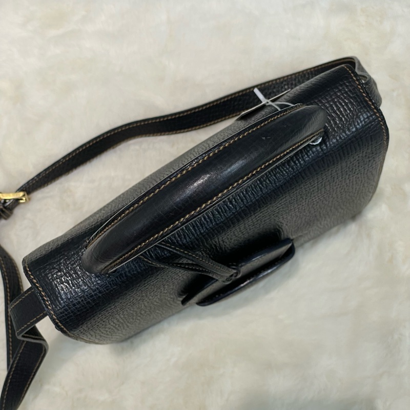 Loewe 中古黑色牛皮三角形封扣手提斜背包XC006-29