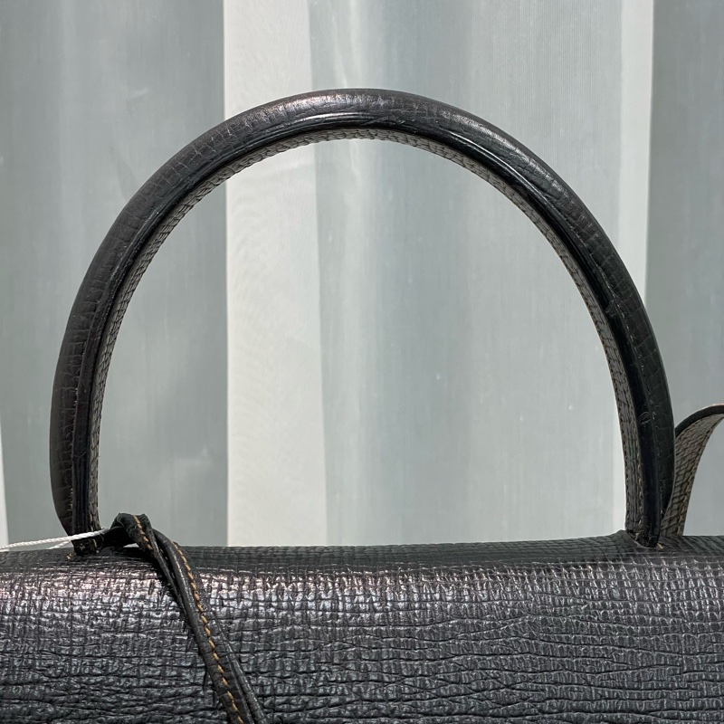 Loewe 中古黑色牛皮三角形封扣手提斜背包XC006-30