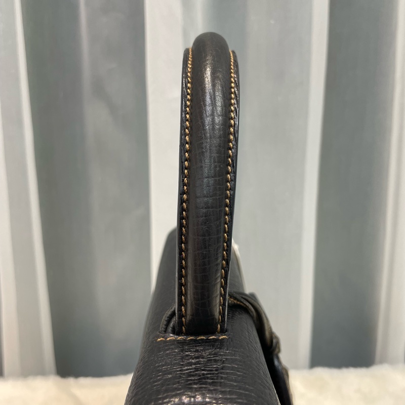 Loewe 中古黑色牛皮三角形封扣手提斜背包XC006-33