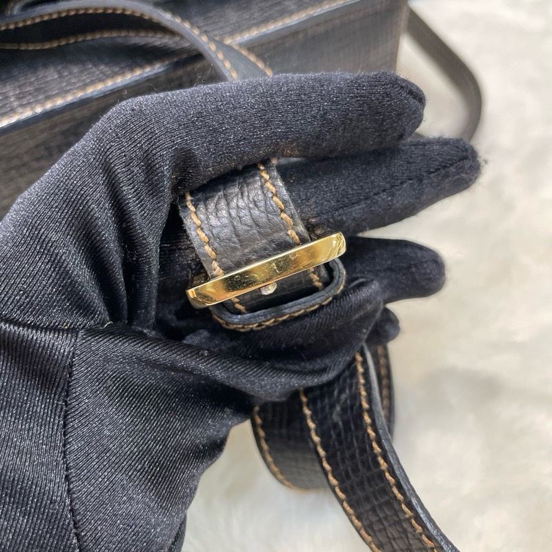 Loewe 中古黑色牛皮三角形封扣手提斜背包XC006-38