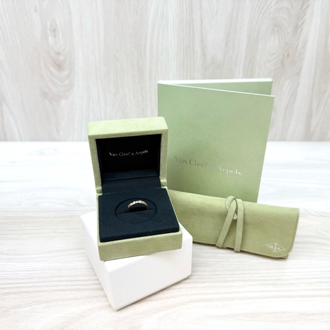 VCA 18K玫瑰金鑲鑽Toujours Signature Etoiles戒指RP7REOO